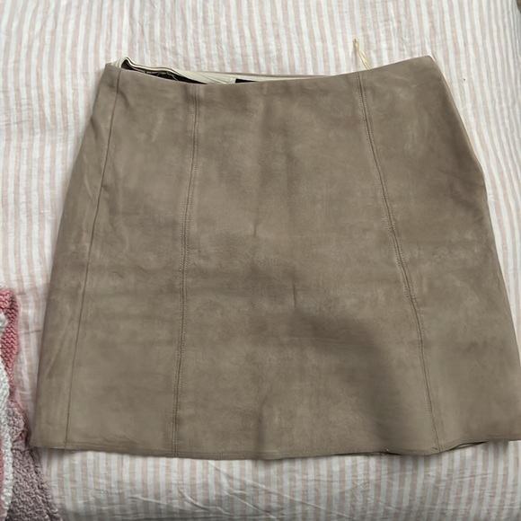 Babaton Hopper Skirt - Picture 5 of 5